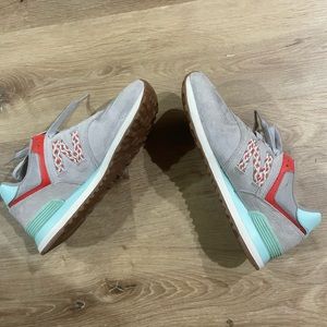 Women’s Retro New Balance sneakers size 9.5
